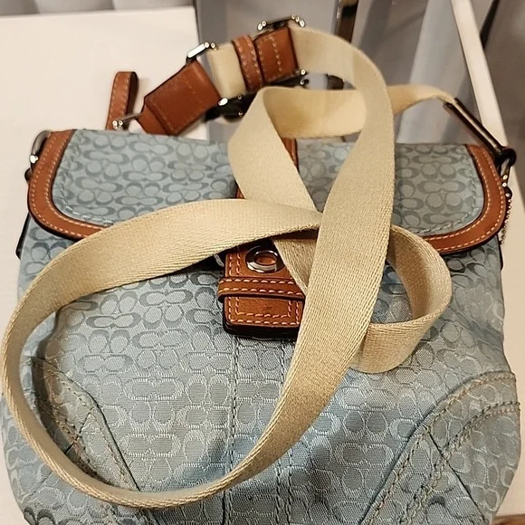 Coach Soho Mini Signature Swing-pack - Picture 14 of 15
